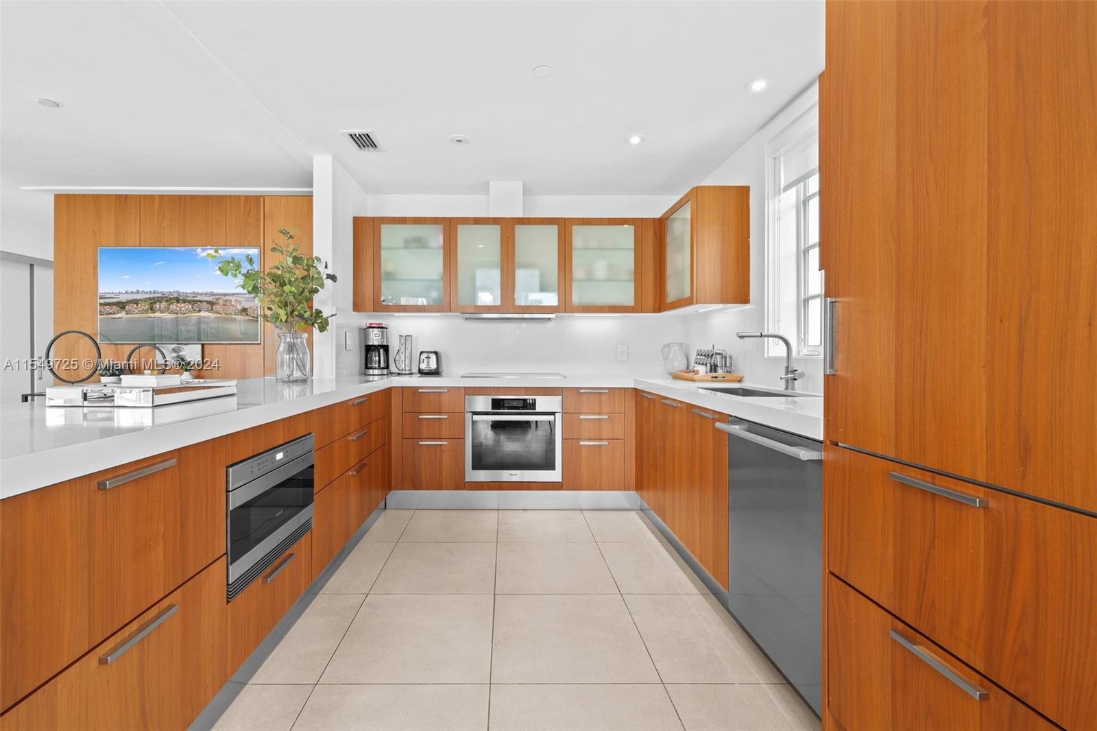 SEASIDE CONDO - Residential Lease