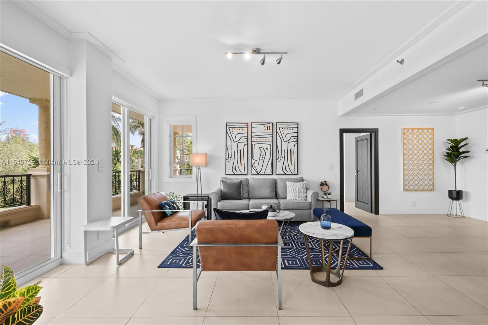 19127 Fisher Island Dr 19127