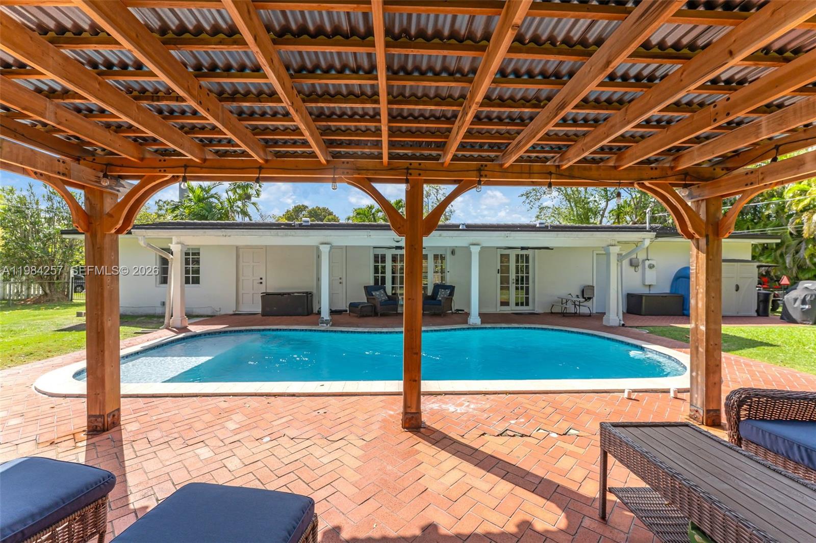 BUZ CARL ESTATES - Residential