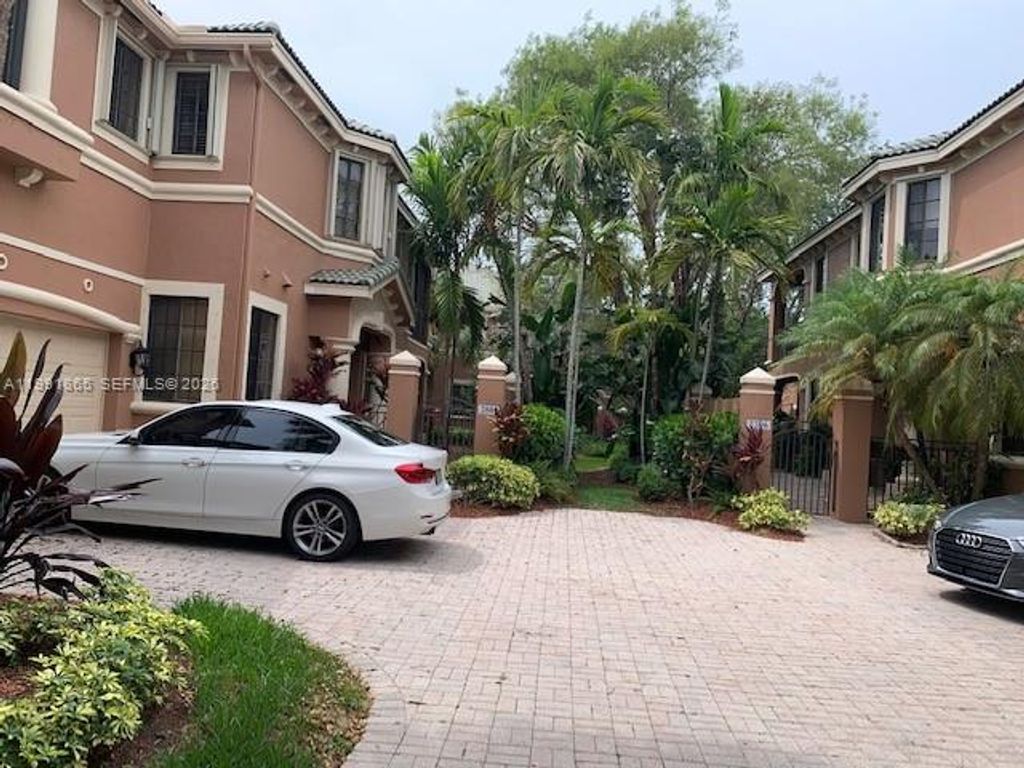 Photo of 2800 Kinsington Cir, Weston, FL 33332 (MLS # A11991865)