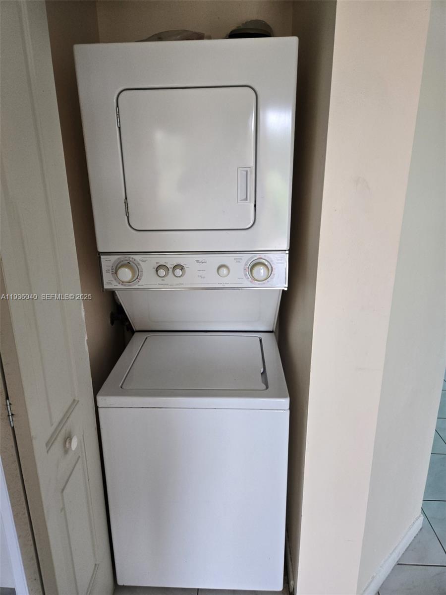 IVANHOE EAST AT CENTURY V - Residential