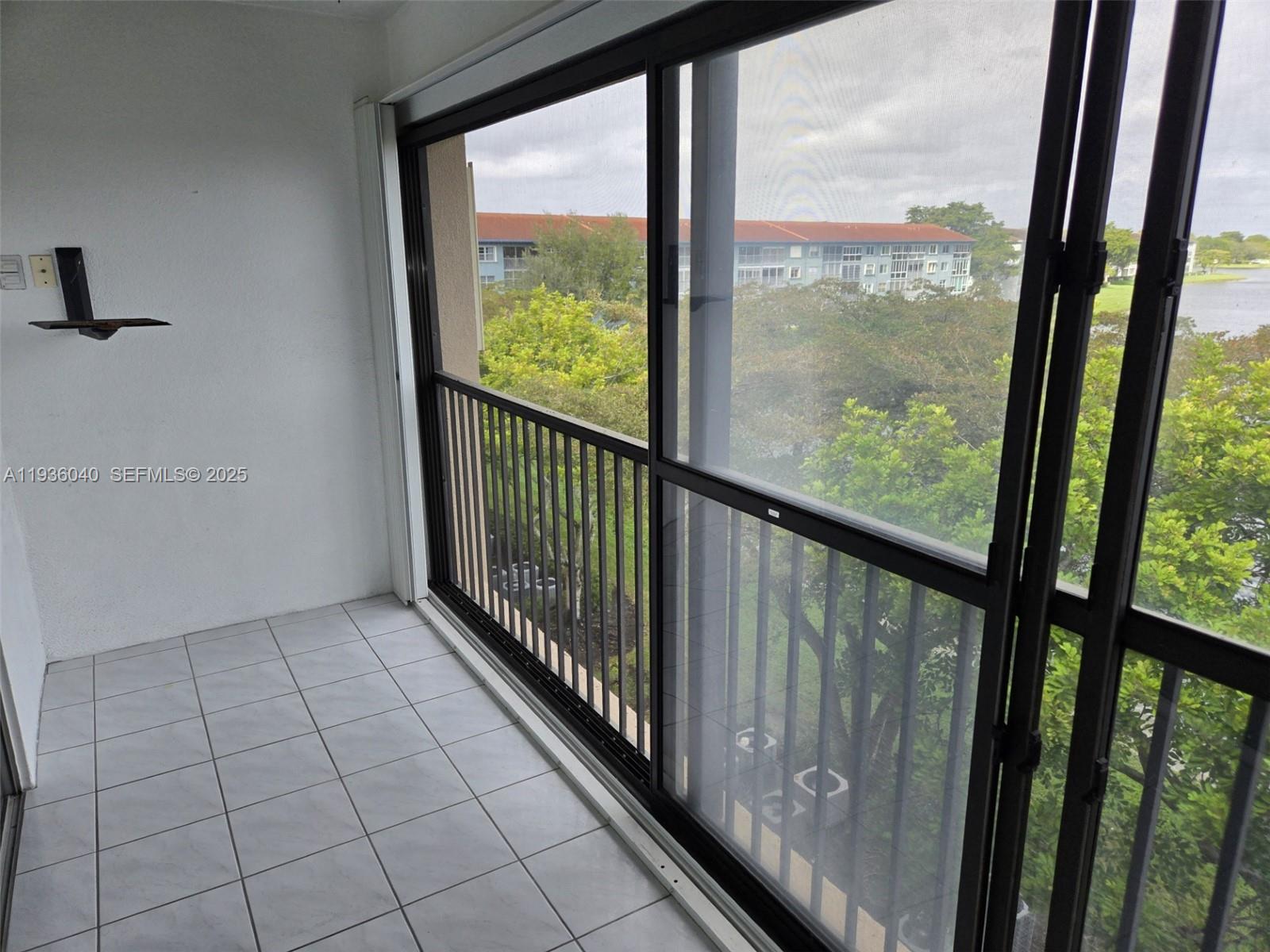 IVANHOE EAST AT CENTURY V - Residential