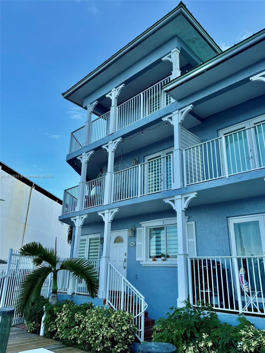 This stunning, fully renovated three-story townhouse on the Miami River comes with an exclusive 50’ private dock—perfect for mooring your boat right outside your porch. Across the river, a marina offers guest pick-up services, making this a truly one-of-a-kind property. The Miami River is a hotspot, lined with trendy restaurants, lively bars, and vibrant shopping centers, all just a quick 10–15-minute boat ride away. Inside, you’ll find two luxurious master suites, each with expansive balconies offering sweeping views of the river, marina, and the endless flow of boats cruising by. This is riverside living at its finest! Marina for sale, see MLS A11735354!