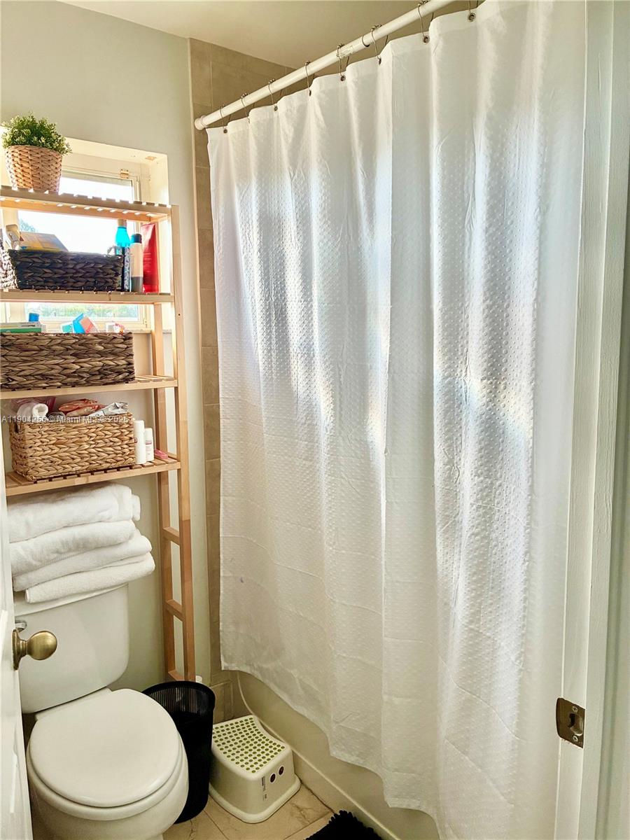 CHAPEL TRAIL II - Residential Lease