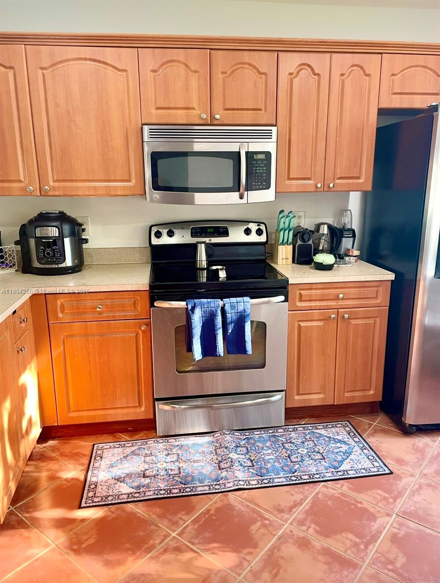 CHAPEL TRAIL II - Residential Lease