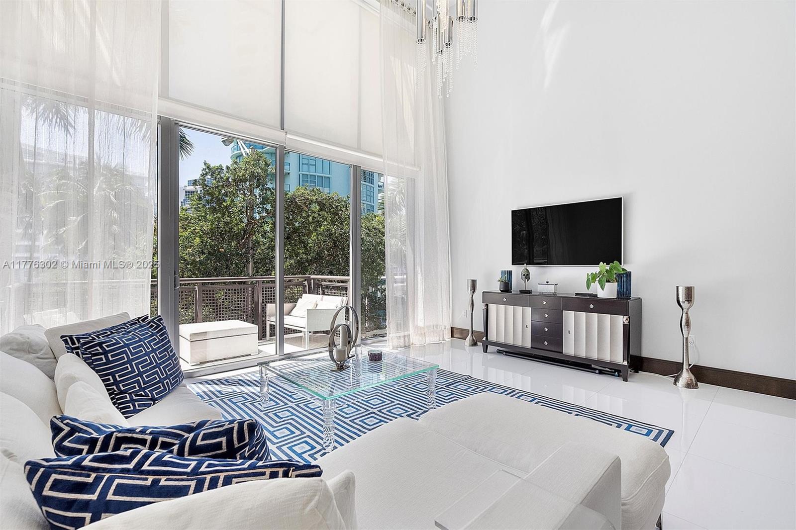6000 Collins Ave 326