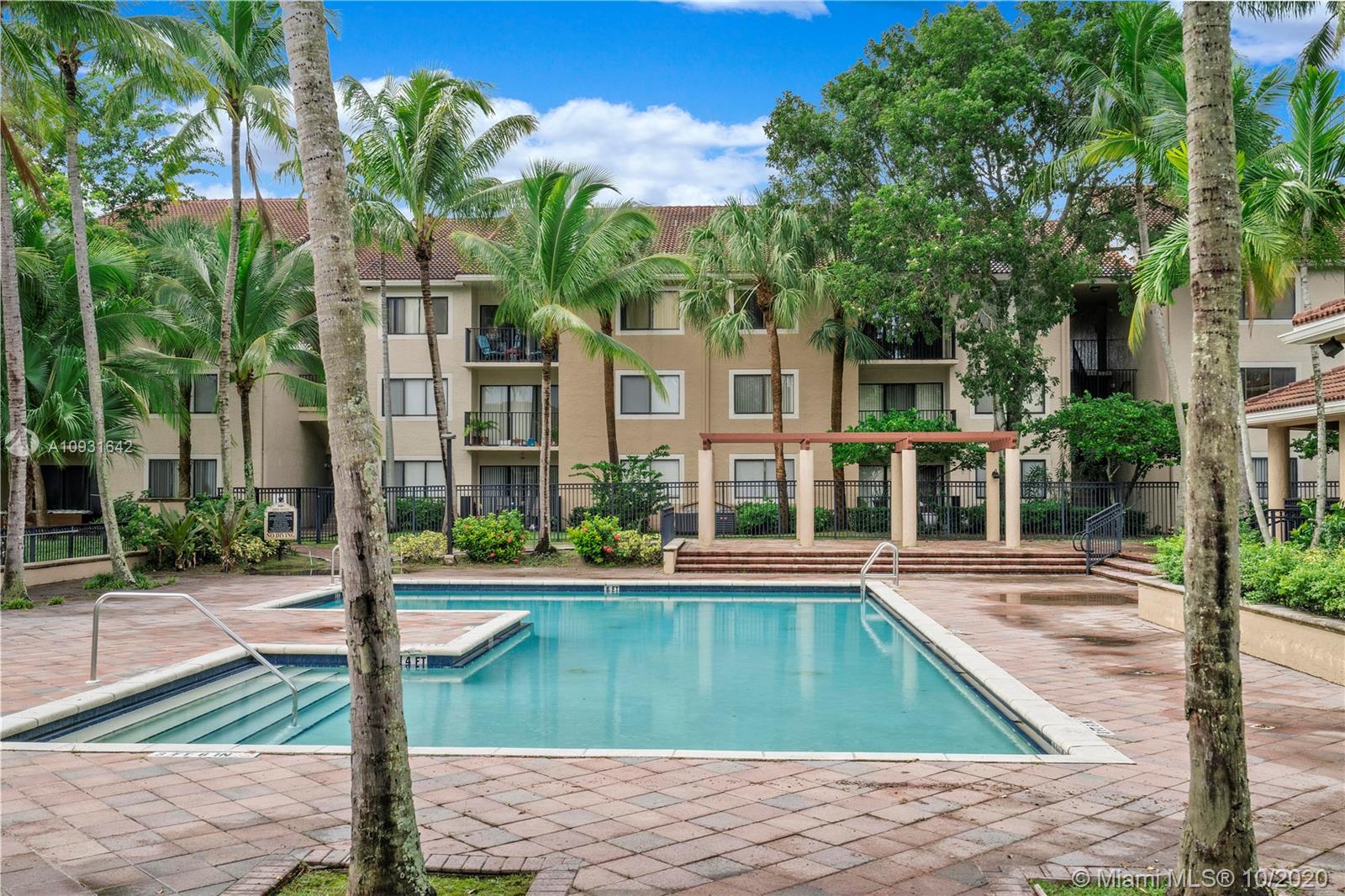 VISCONTI CONDO - Residential