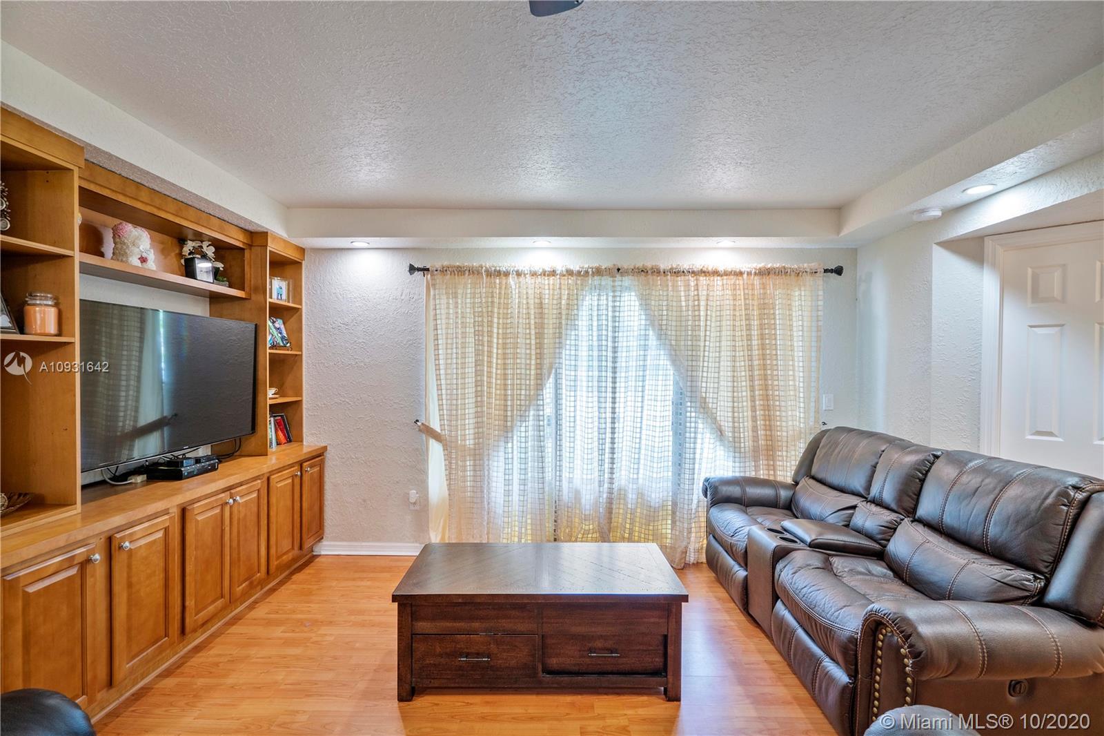 VISCONTI CONDO - Residential