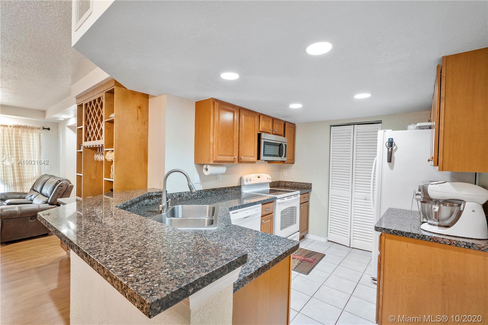 VISCONTI CONDO - Residential