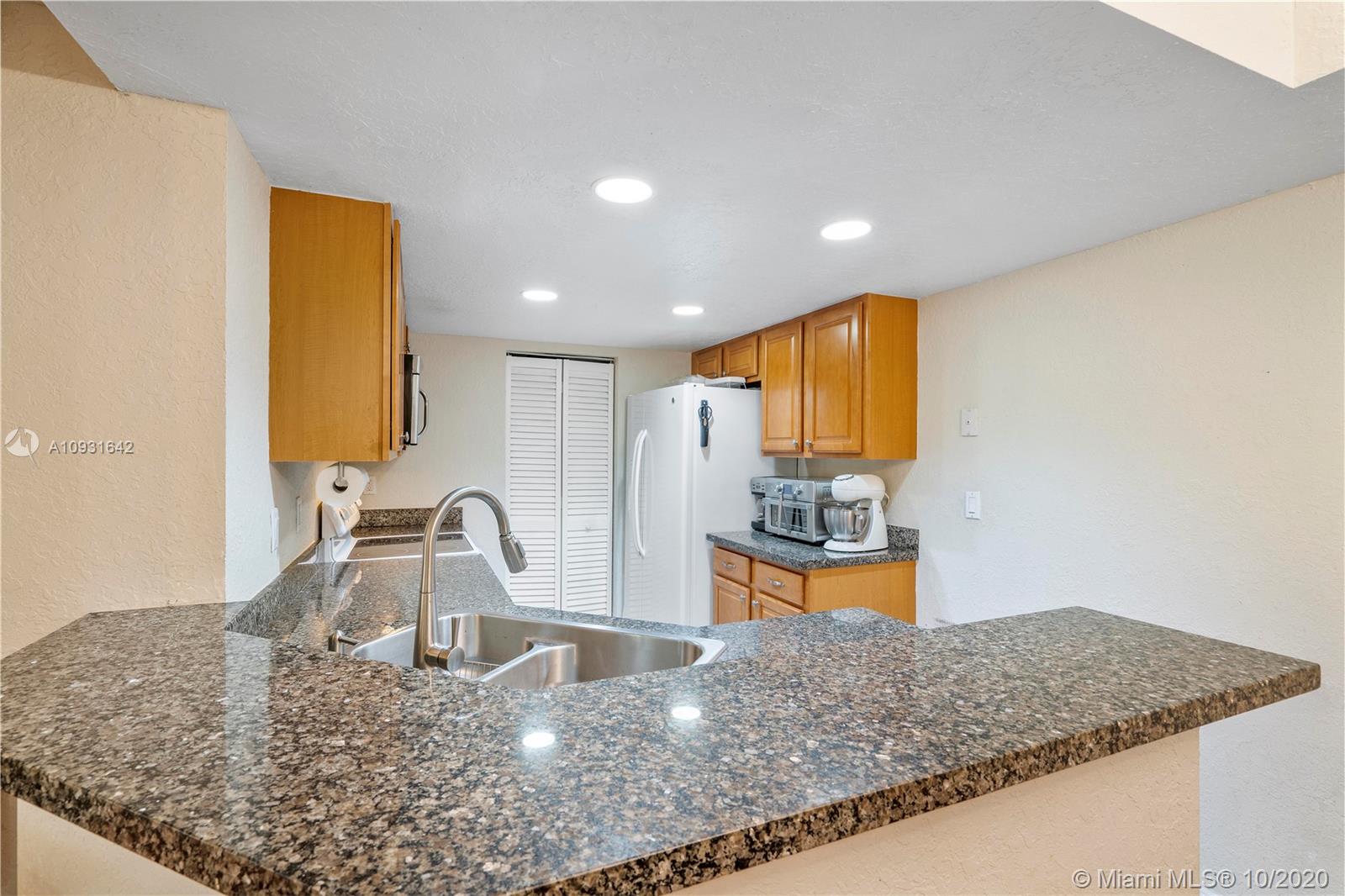 VISCONTI CONDO - Residential