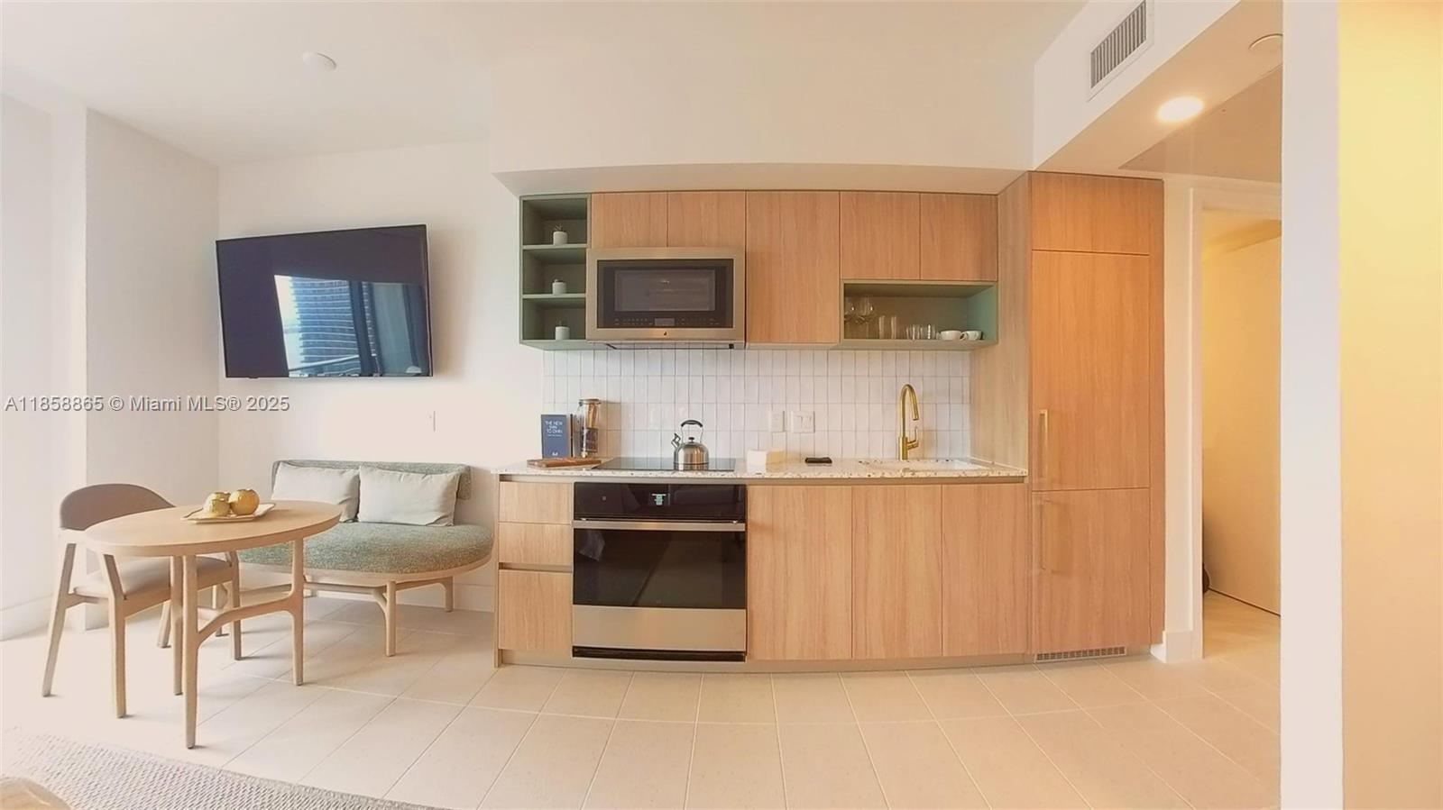View photos, virtual tours, details... 601 NE 1 Ave 4010