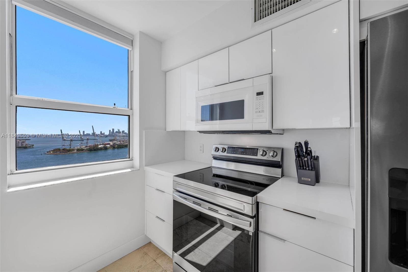 YACHT CLUB AT PORTOFINO C - Residential