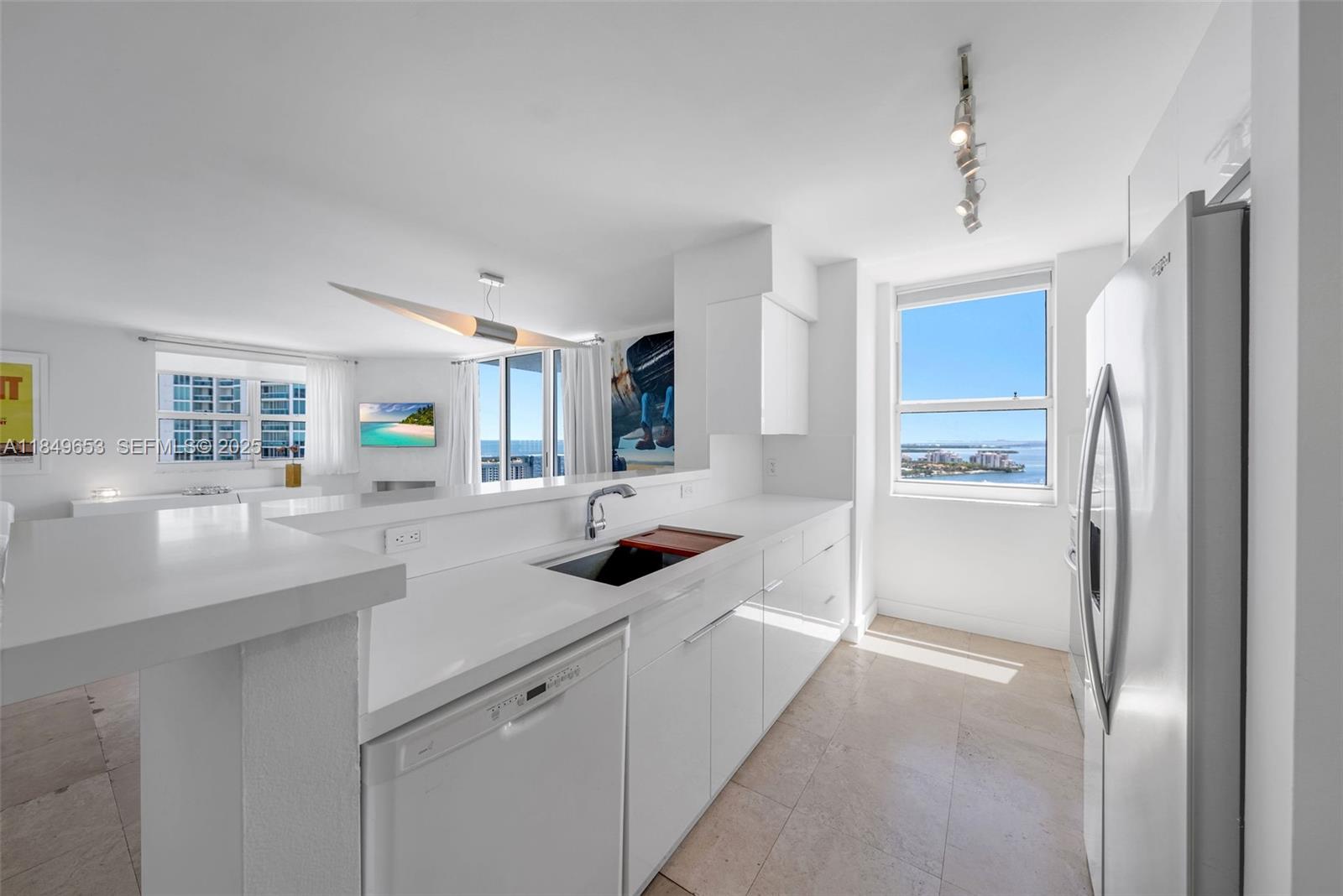 YACHT CLUB AT PORTOFINO C - Residential