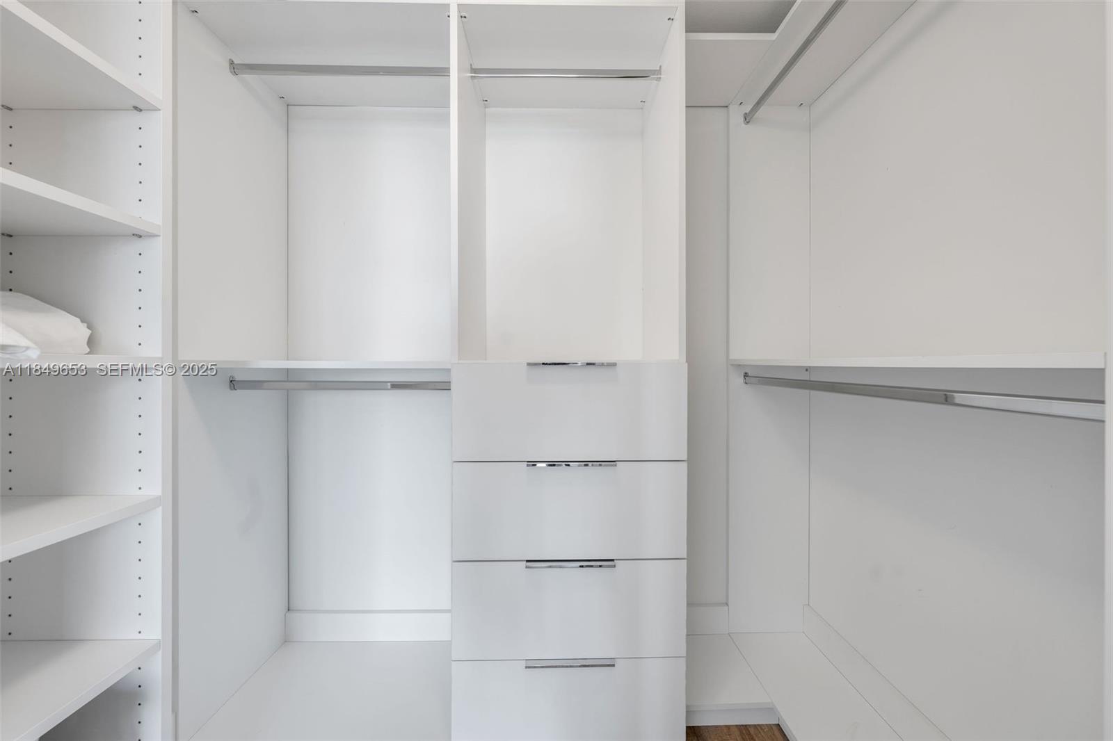 YACHT CLUB AT PORTOFINO C - Residential