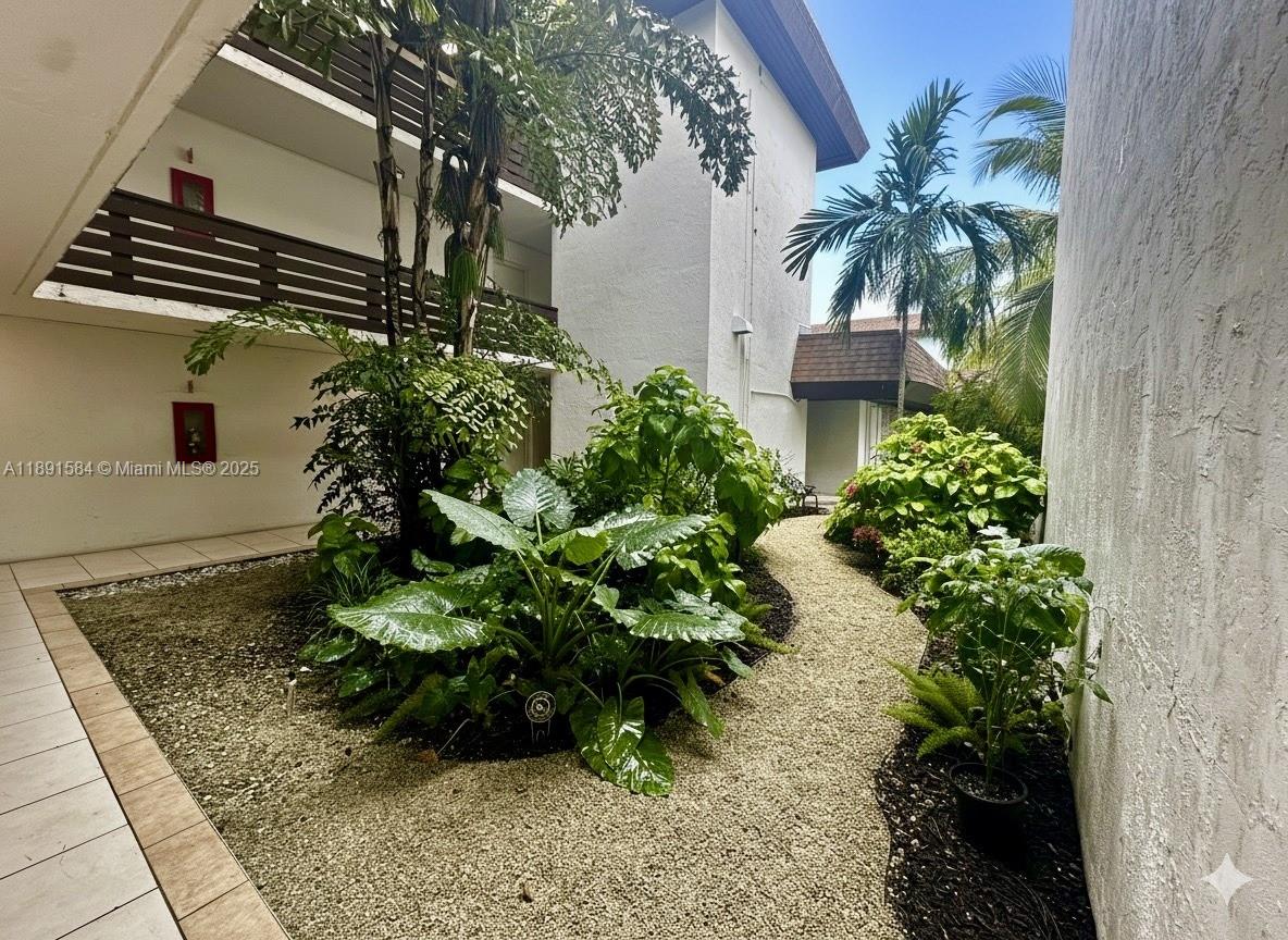 DADELAND CAPRI CONDO - Residential