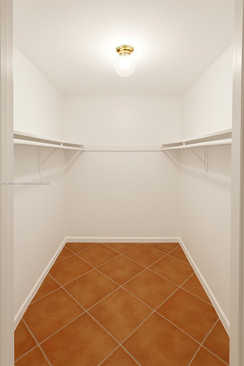 DADELAND CAPRI CONDO - Residential