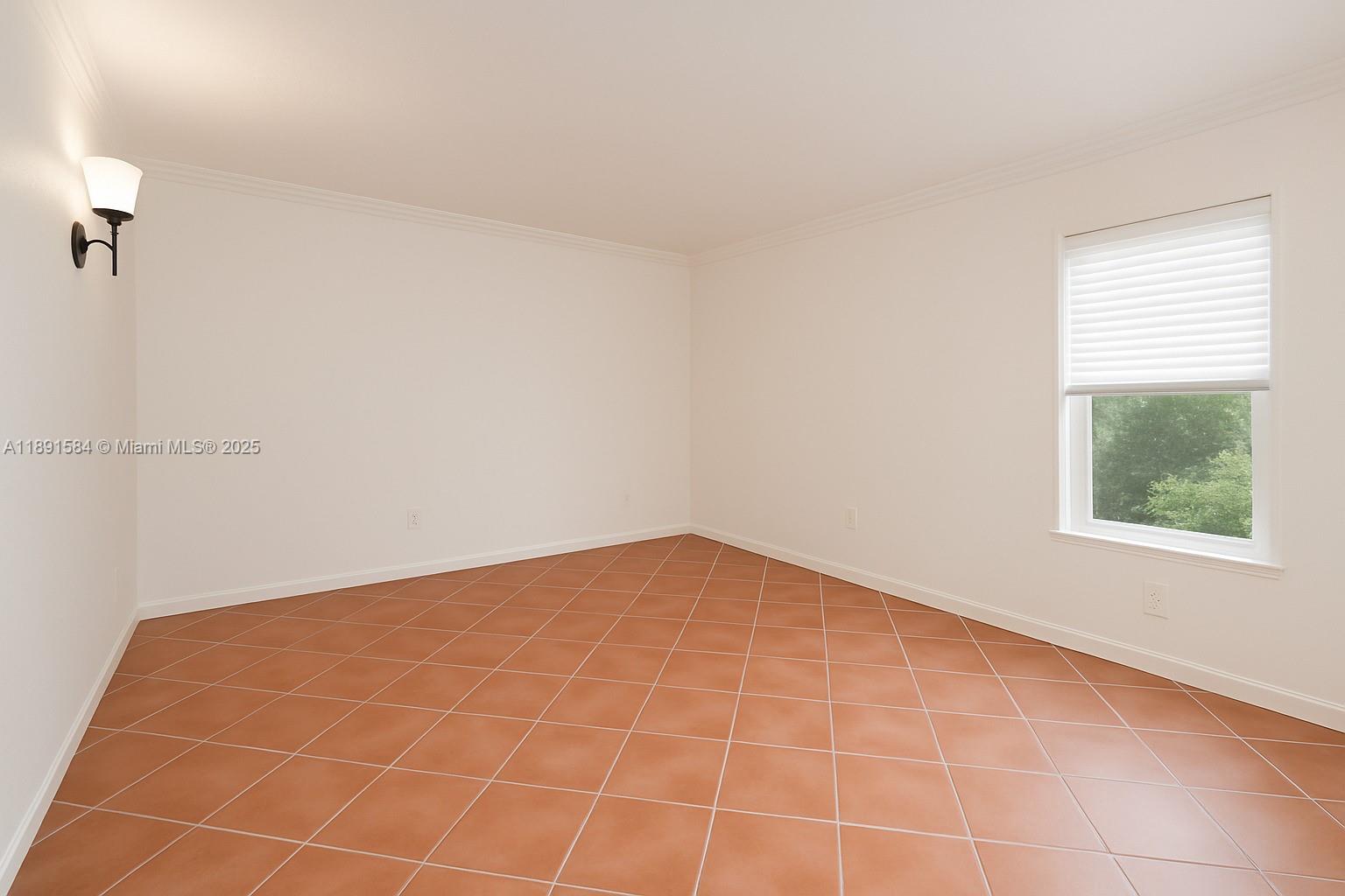 DADELAND CAPRI CONDO - Residential