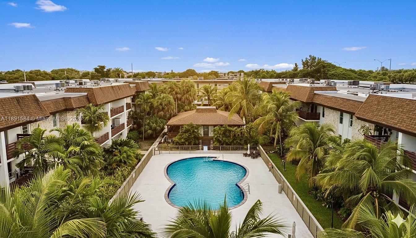 DADELAND CAPRI CONDO - Residential