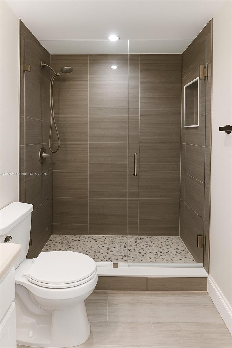 DADELAND CAPRI CONDO - Residential