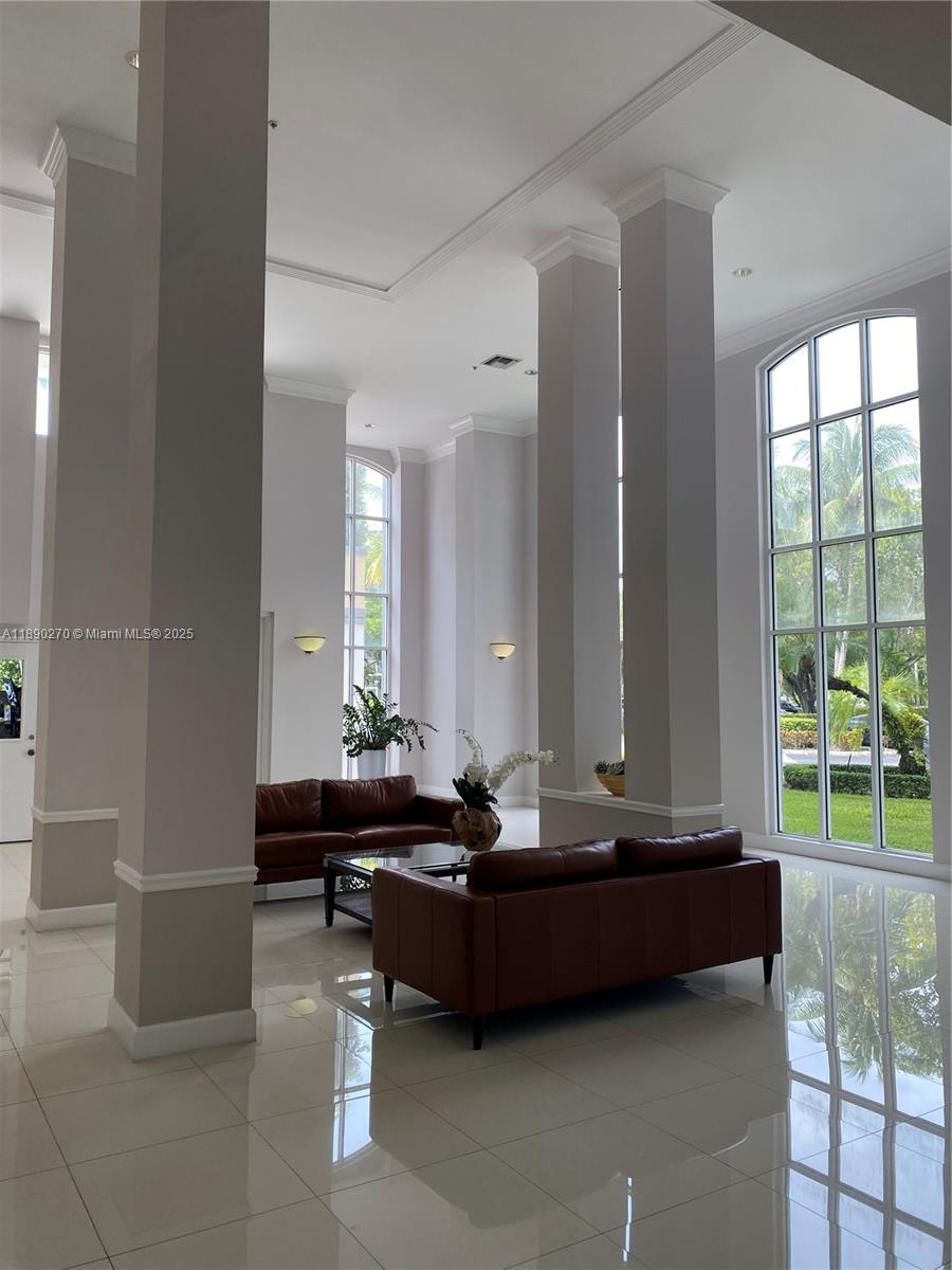 DORAL HOUSE CONDO NO 3 - Residential