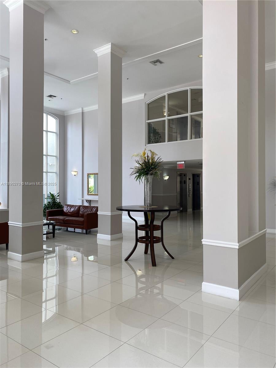 DORAL HOUSE CONDO NO 3 - Residential