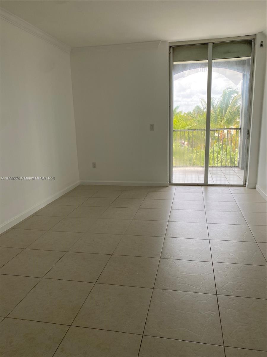 DORAL HOUSE CONDO NO 3 - Residential