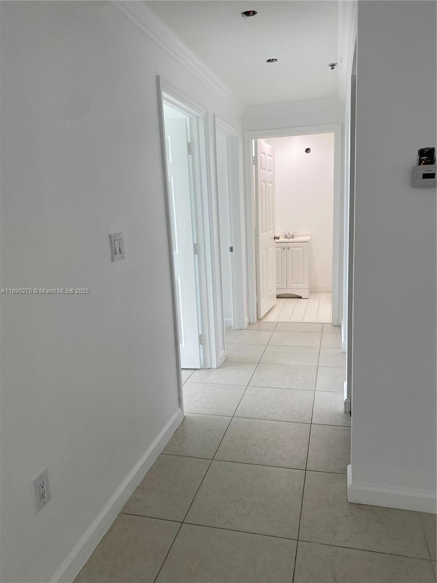 DORAL HOUSE CONDO NO 3 - Residential