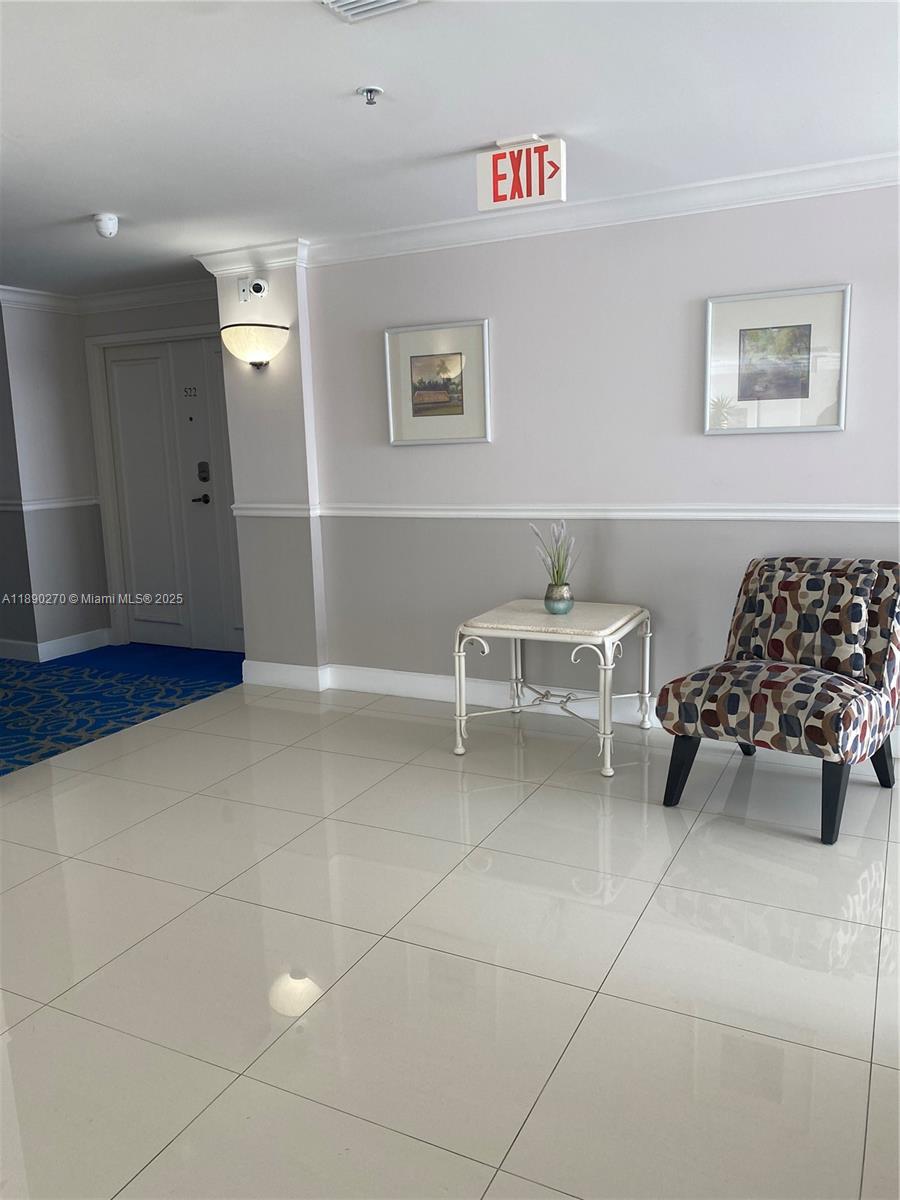 DORAL HOUSE CONDO NO 3 - Residential