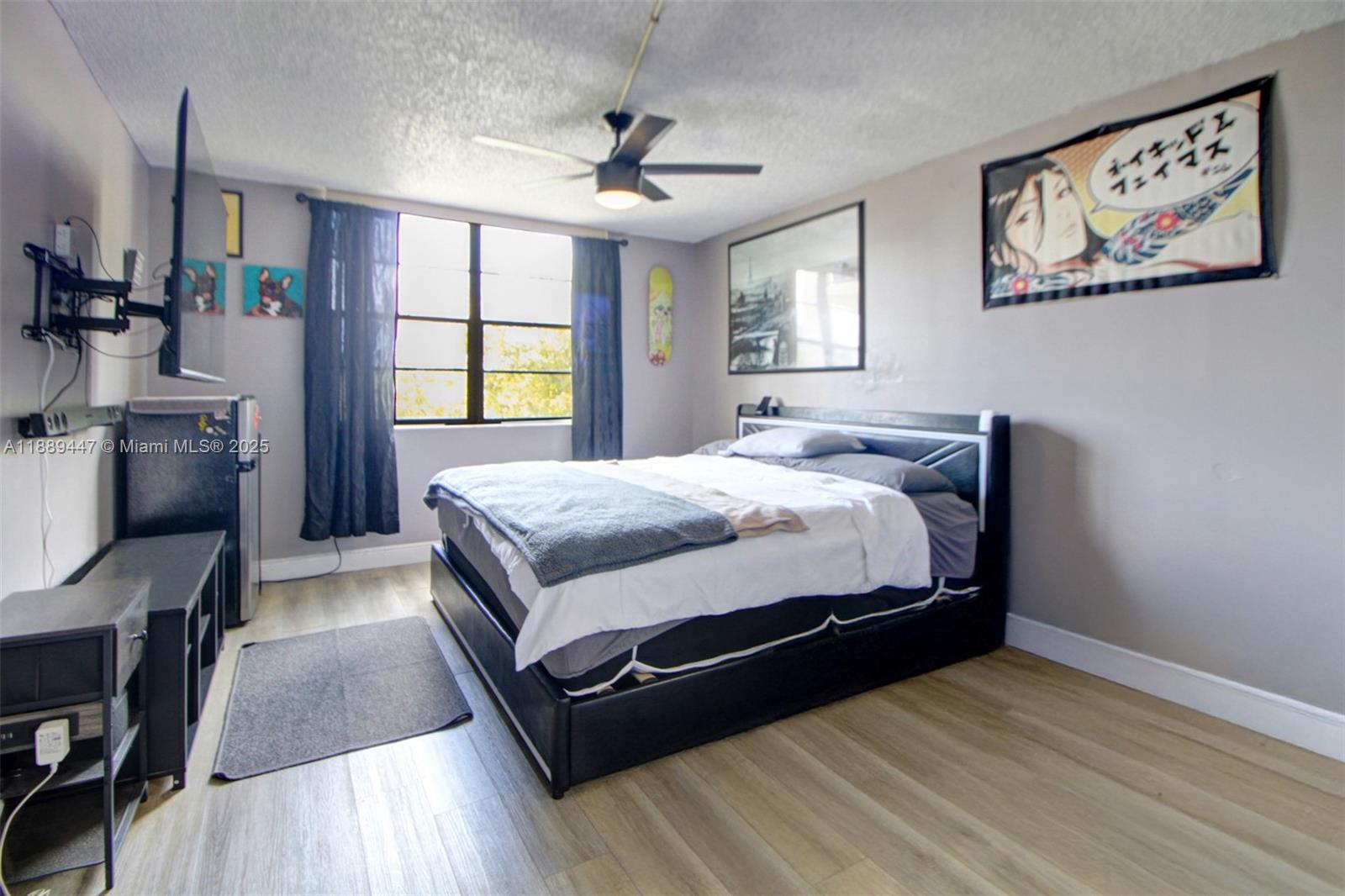 GATE THREE CONDO - Residential
