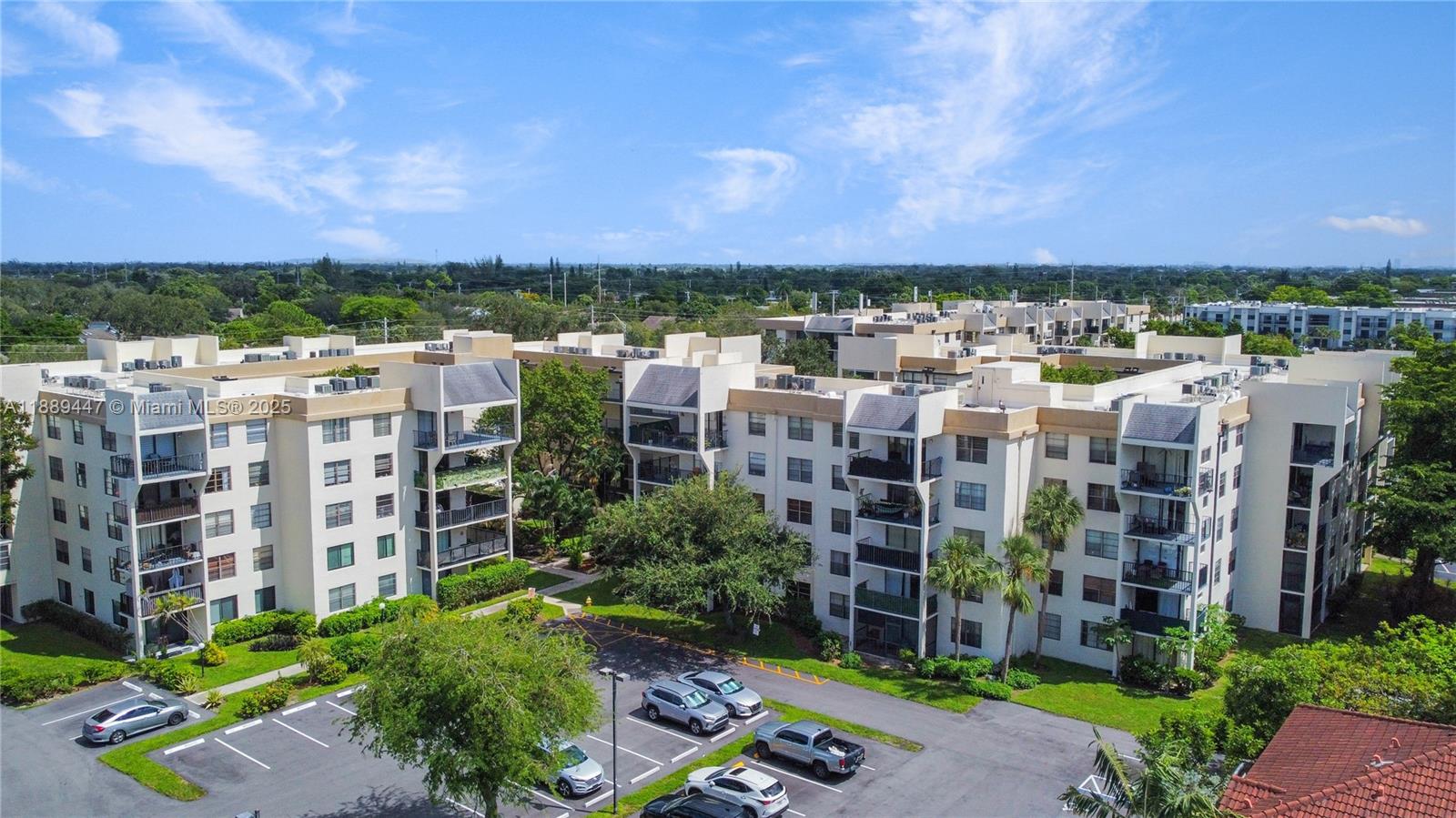 GATE THREE CONDO - Residential