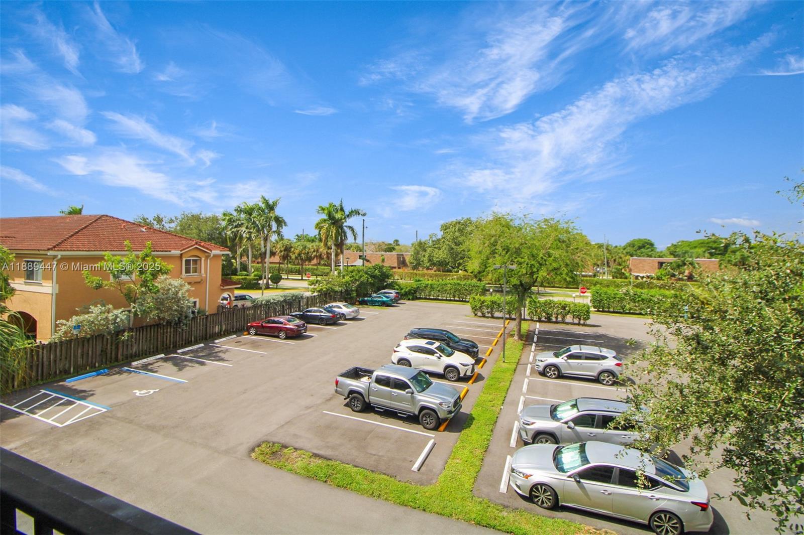 GATE THREE CONDO - Residential