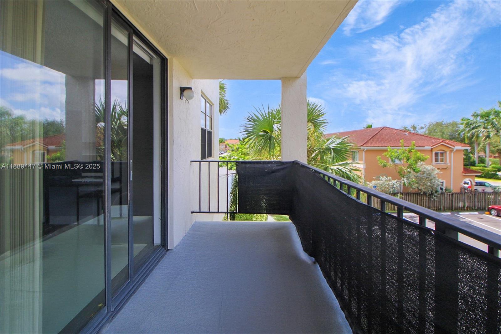 GATE THREE CONDO - Residential