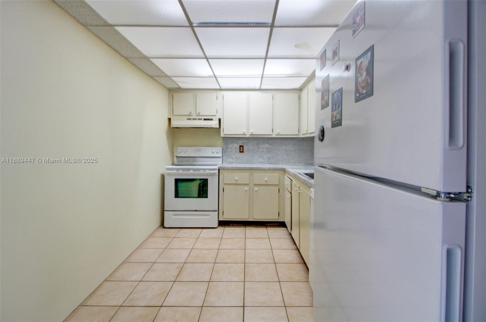 GATE THREE CONDO - Residential