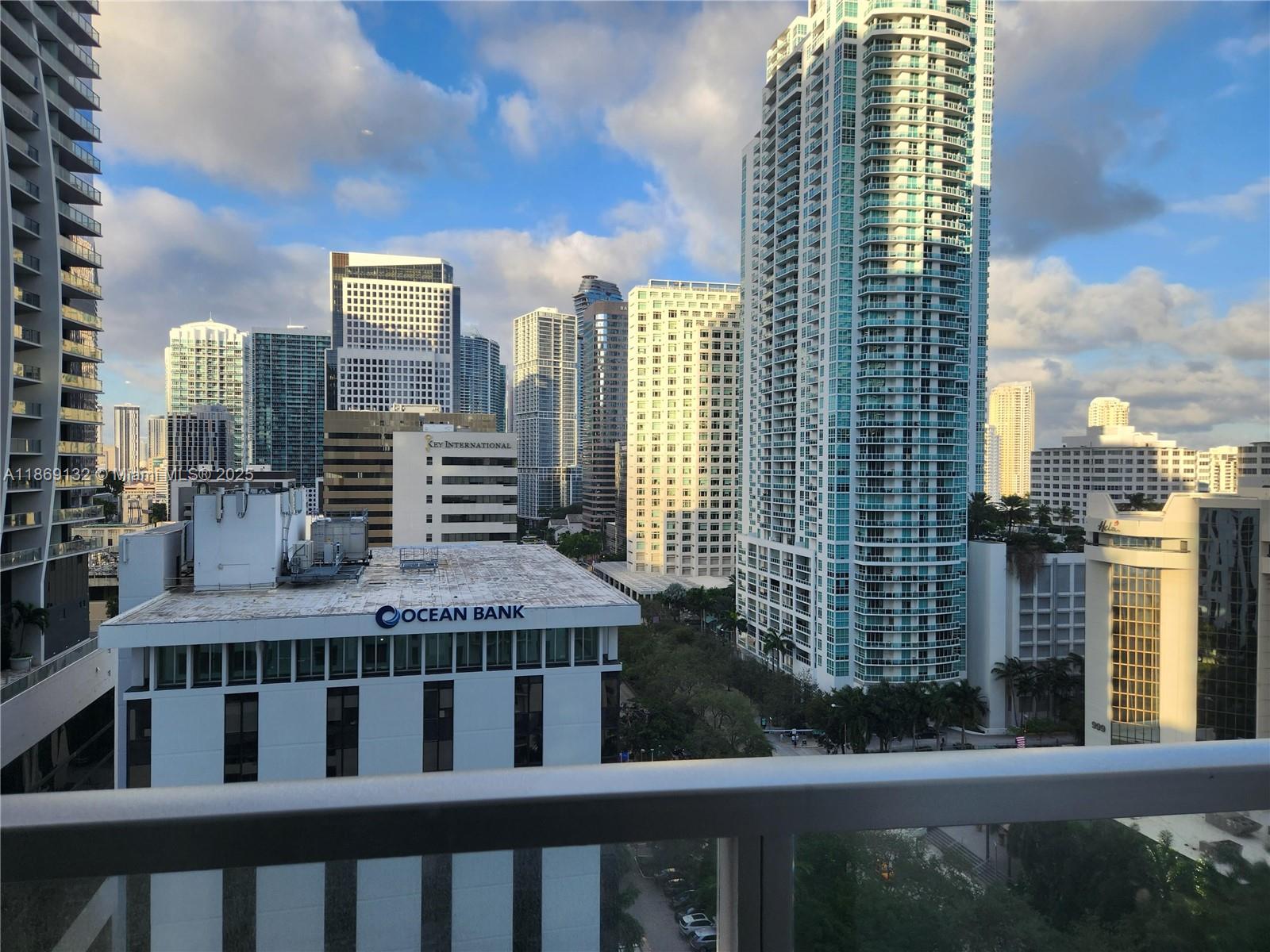1060 Brickell Ave 1517