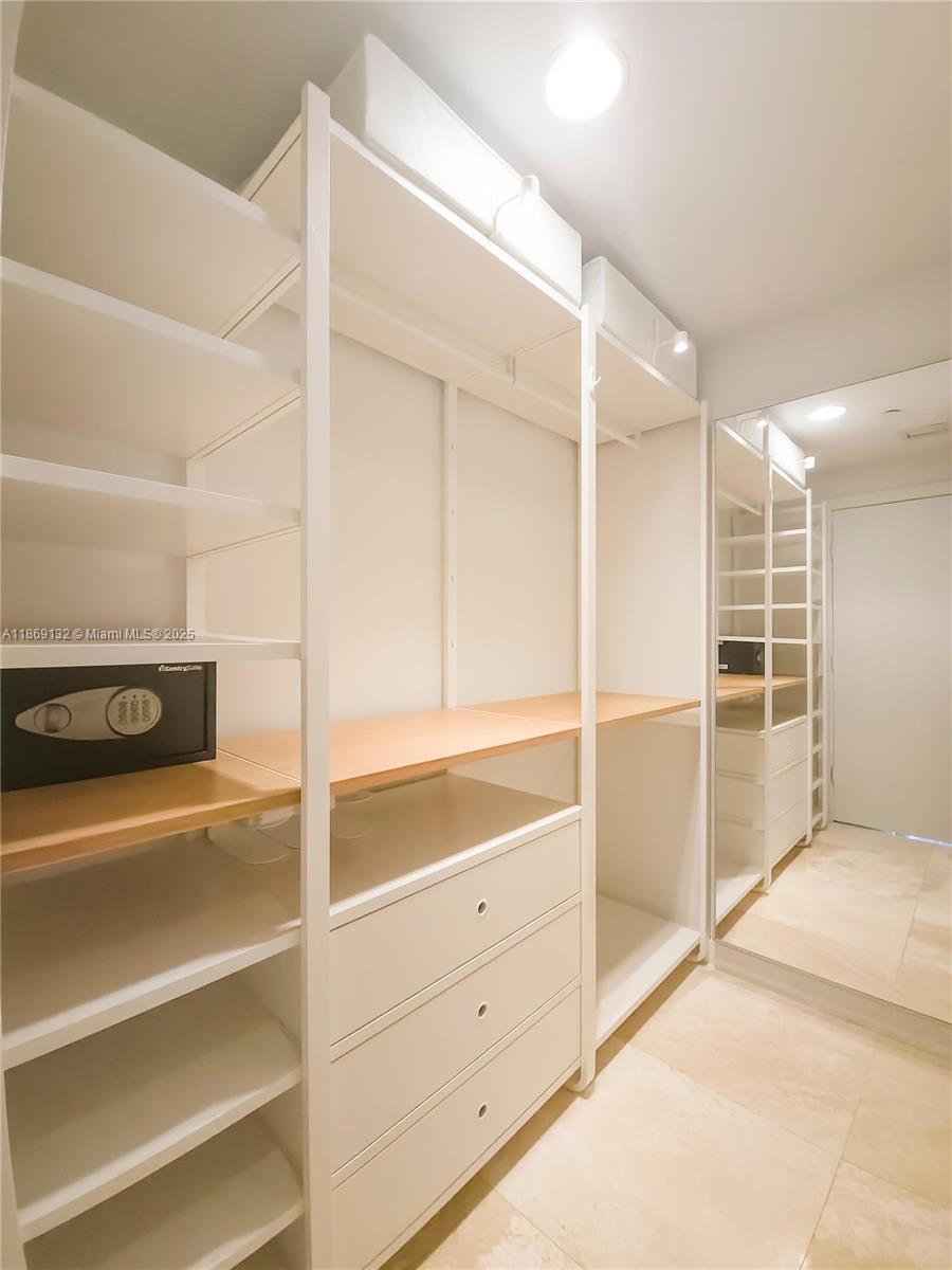 1060 BRICKELL CONDO - Residential Lease