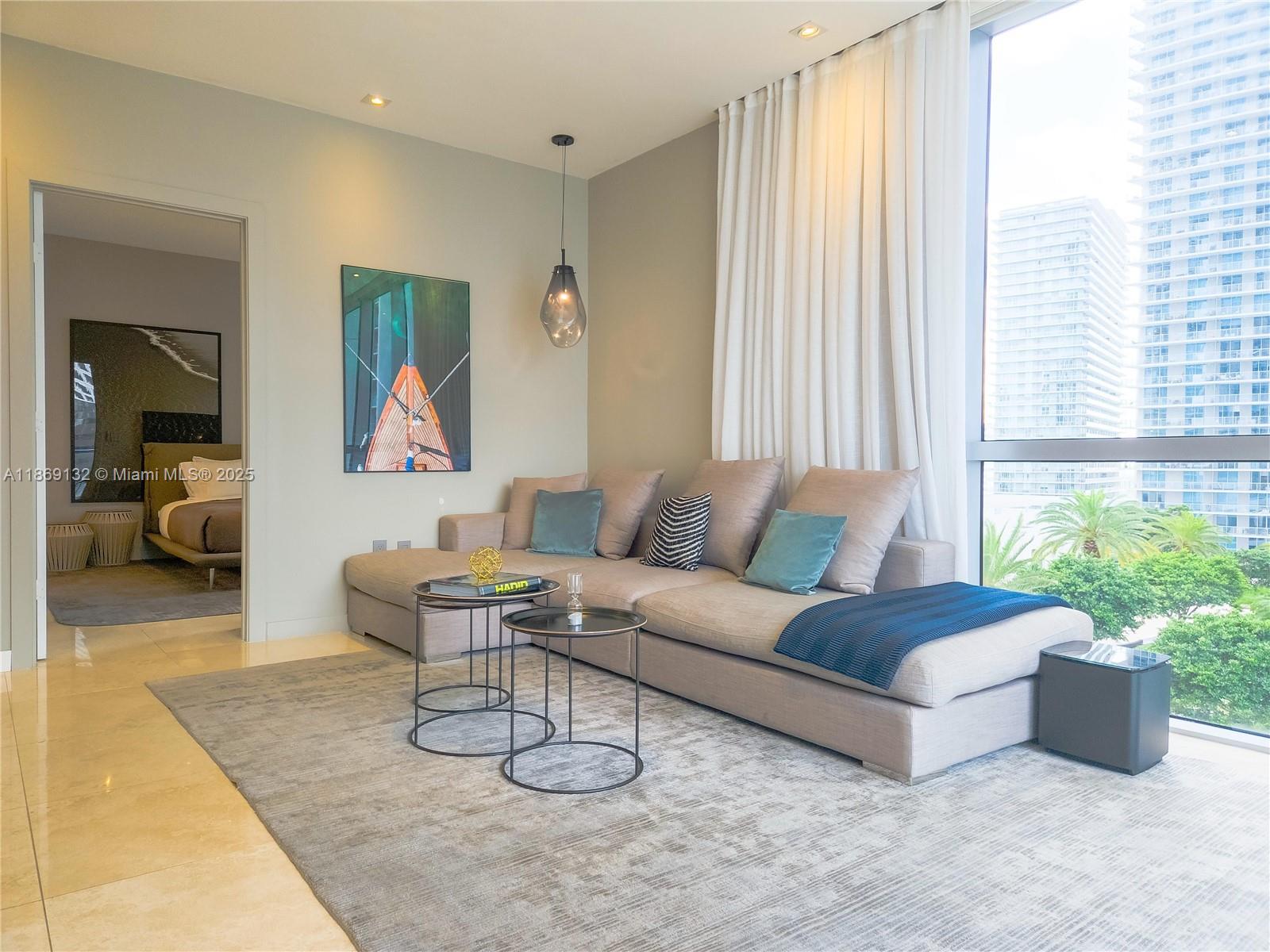 1060 Brickell Ave 1517