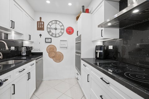 Photo of 20355 NE 34th Ct #724, Aventura, FL 33180 (MLS # A12071323)