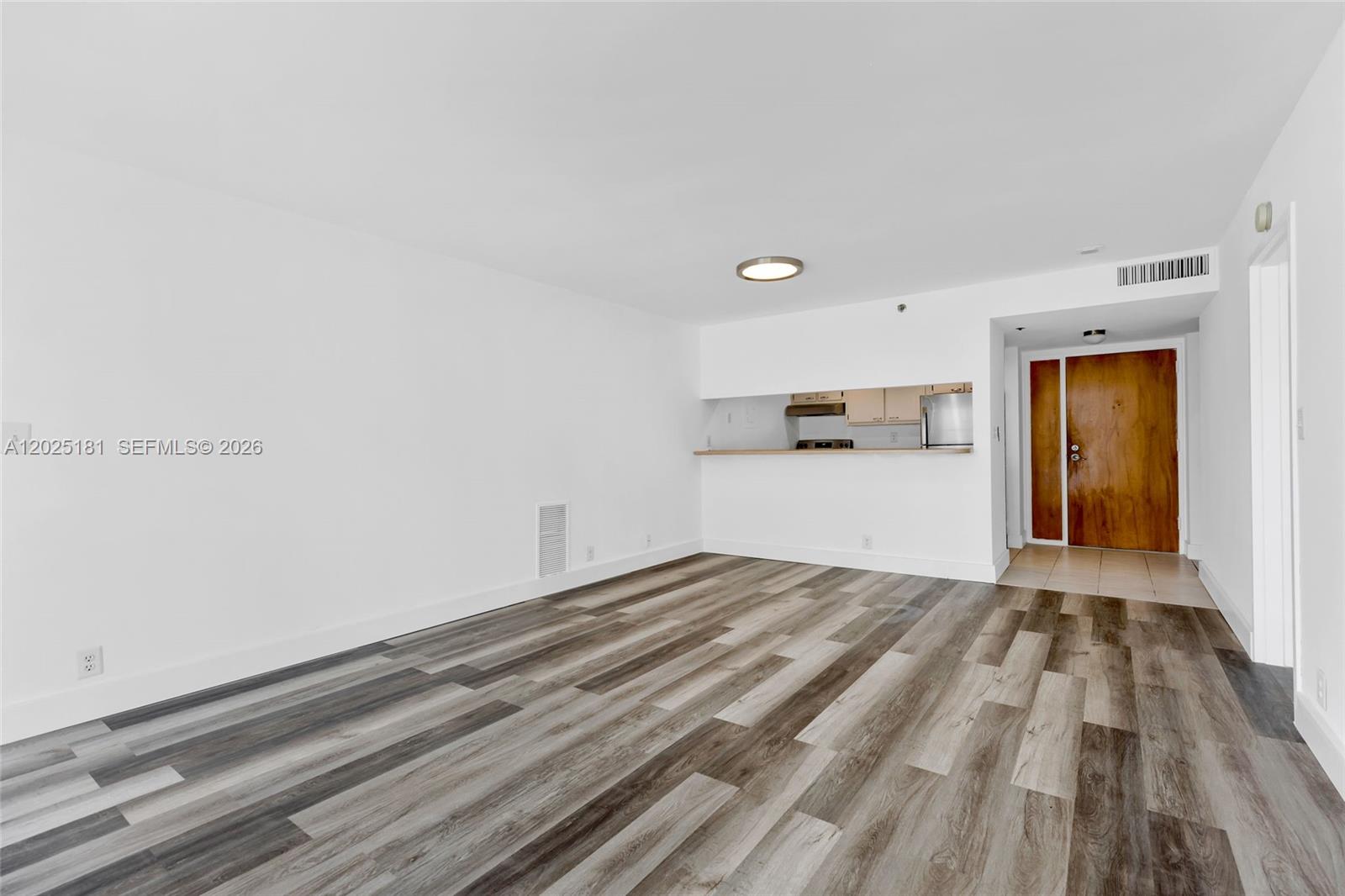 7601 E Treasure Dr 506