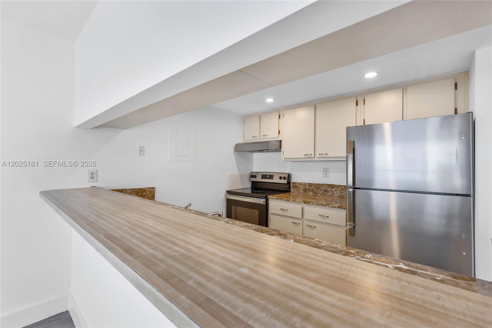 7601 E Treasure Dr 506
