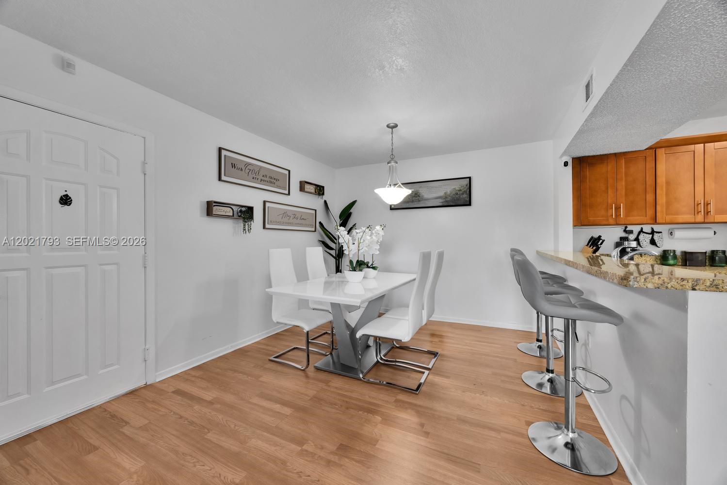 LE CLUB AT OLD CUTLER CON - Residential