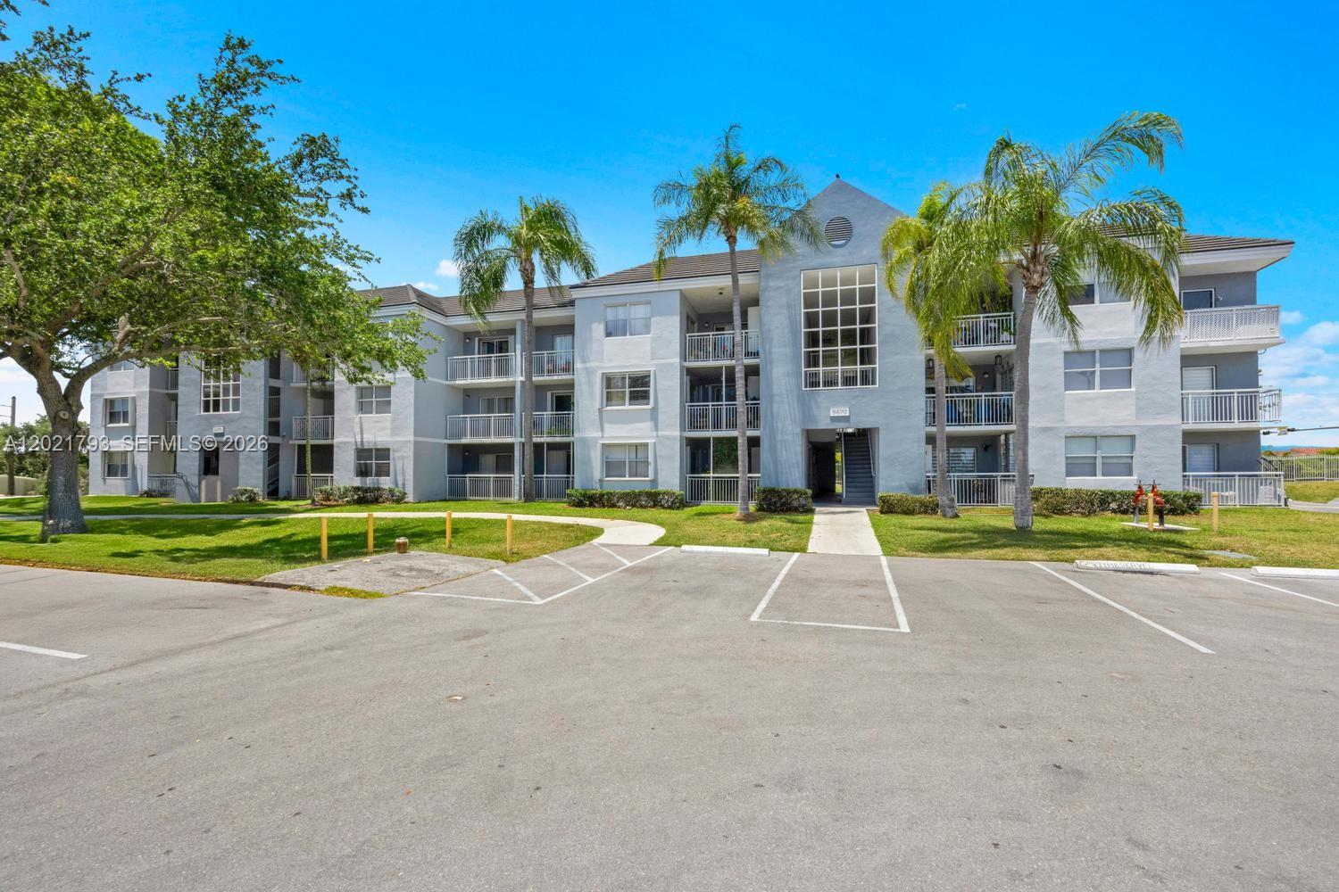 LE CLUB AT OLD CUTLER CON - Residential