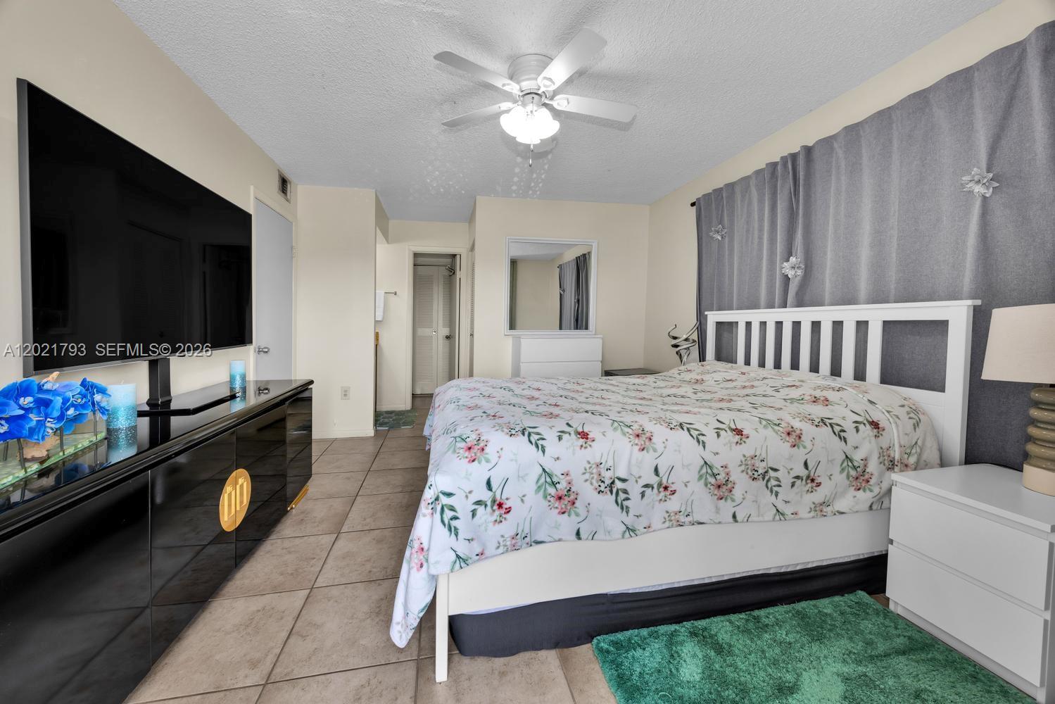 LE CLUB AT OLD CUTLER CON - Residential