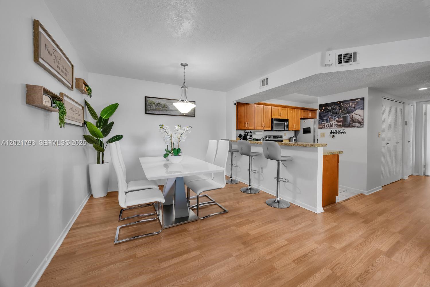 LE CLUB AT OLD CUTLER CON - Residential
