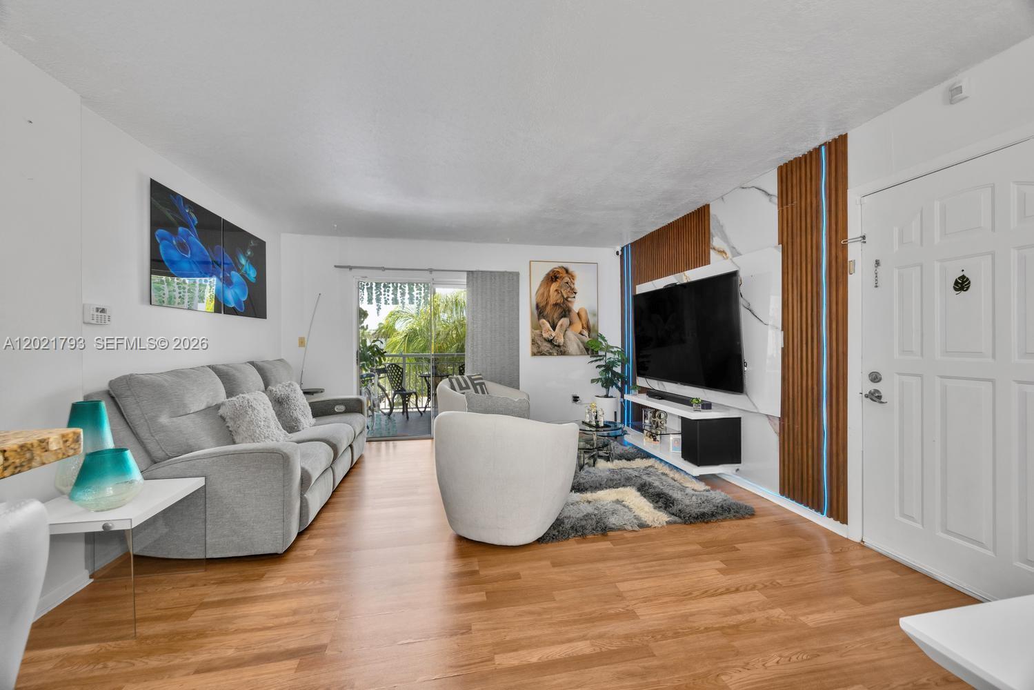 LE CLUB AT OLD CUTLER CON - Residential