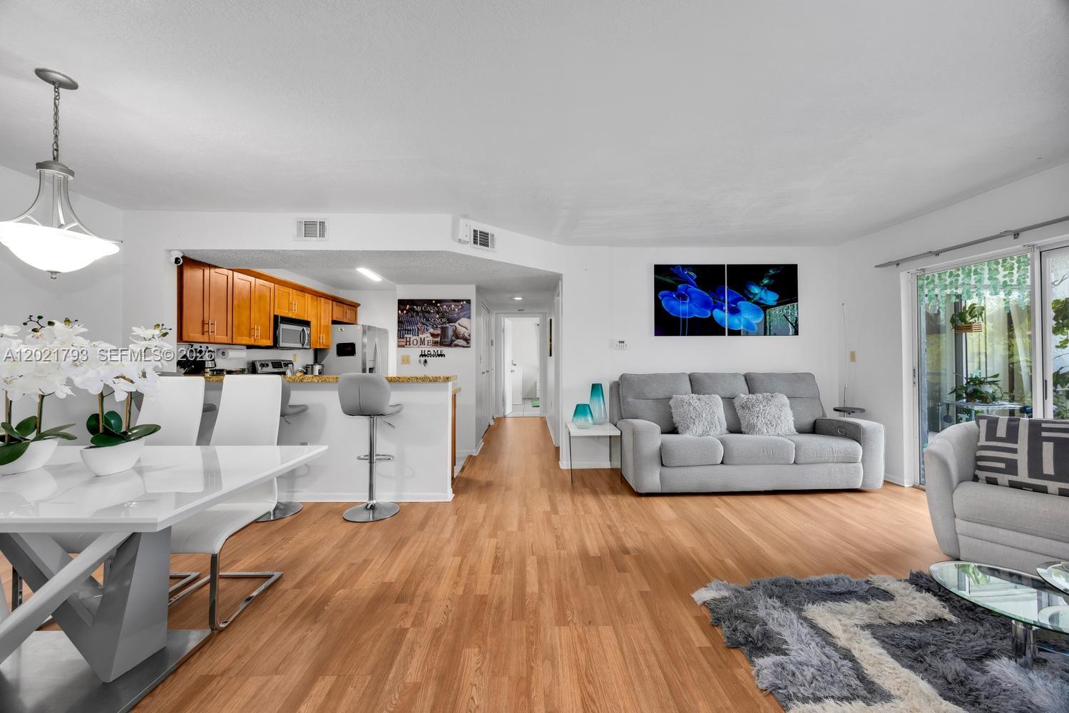 LE CLUB AT OLD CUTLER CON - Residential