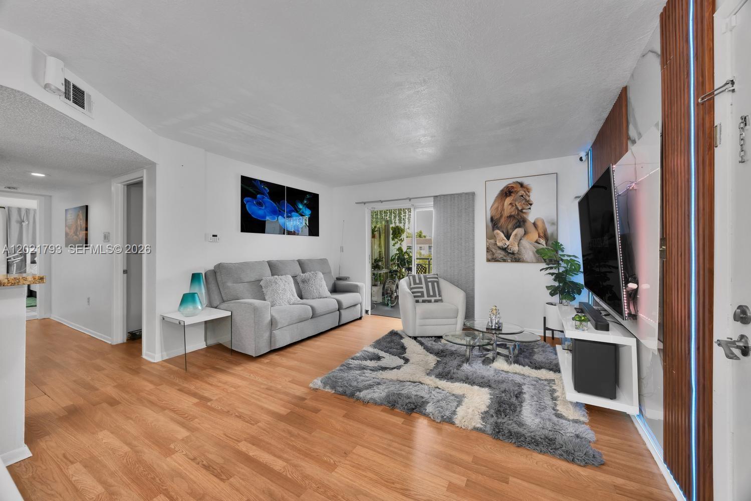 LE CLUB AT OLD CUTLER CON - Residential