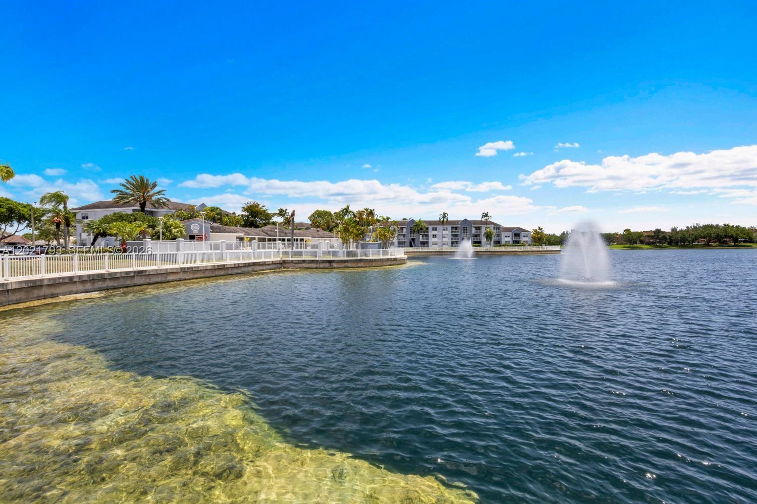 LE CLUB AT OLD CUTLER CON - Residential