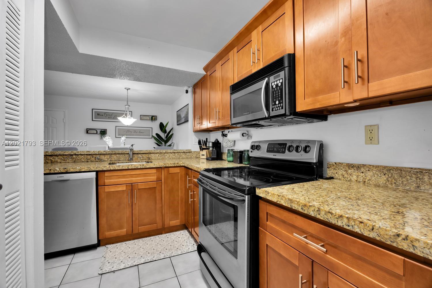 LE CLUB AT OLD CUTLER CON - Residential