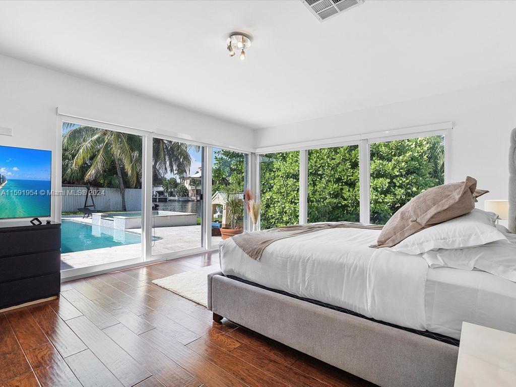 EASTERN SHORES - Residential