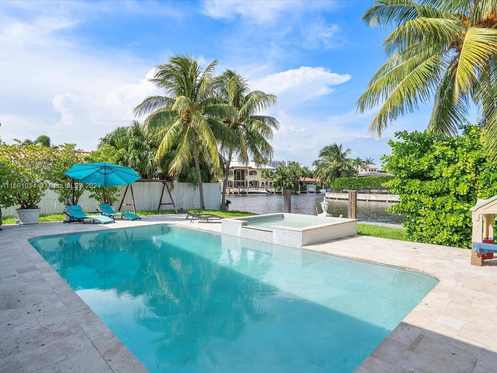 EASTERN SHORES - Residential